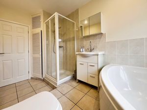 Family Bathroom- click for photo gallery